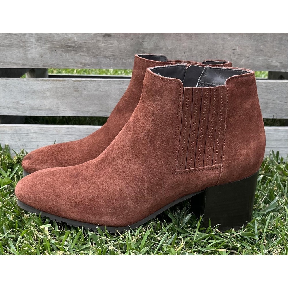 Aquatalia Boots Womens Size 8.5 Brown Suede Ankle Block Heel Booties Zip 445822